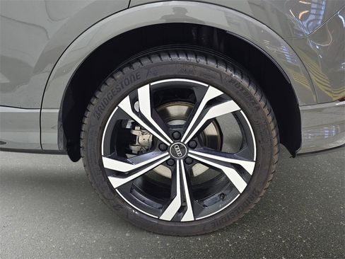 Used 2024 Audi Q3 2.0T Premium Plus w/ Premium Plus Package image 35