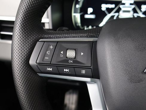 Used 2025 Mitsubishi Outlander AWD image 48