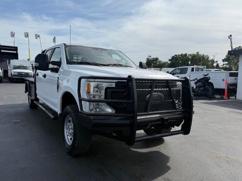Used 2020 Ford F250 XL w/ Power Equipment Group image 4
