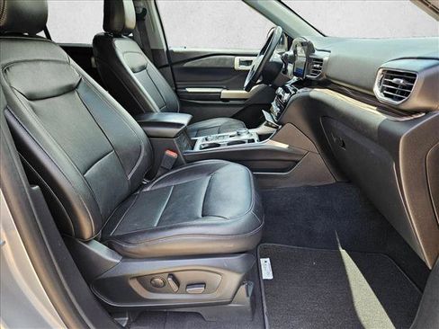 Used 2023 Ford Explorer Limited AWD/4WD image 22