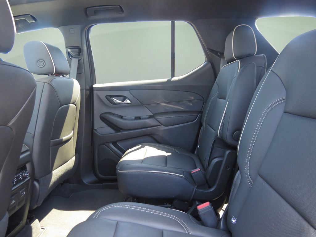 Certified 2023 Chevrolet Traverse Premier FWD image 28