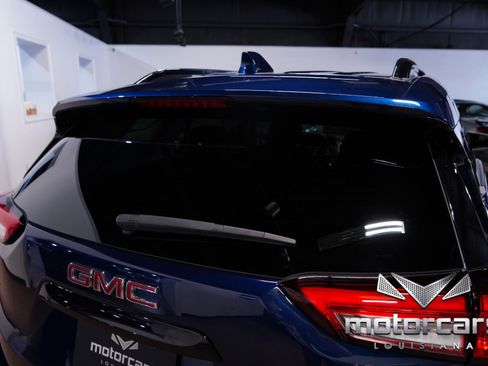 Used 2023 GMC Terrain SLE w/ Driver Convenience Package image 16