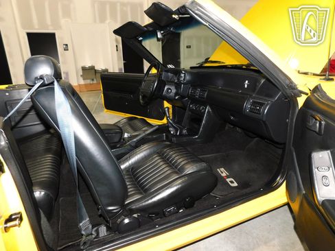 Used 1993 Ford Mustang LX image 11