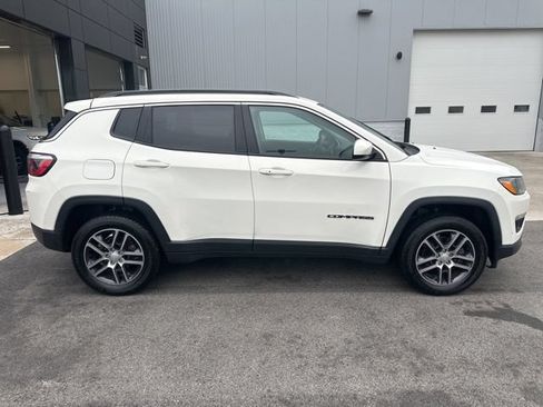 Used 2019 Jeep Compass Latitude w/ Popular Equipment Group AWD/4WD image 2