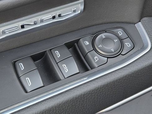 Used 2022 GMC Sierra 1500 Denali w/ Technology Package image 17