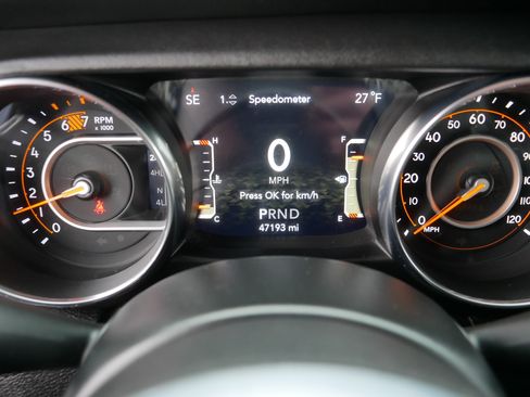 Used 2020 Jeep Wrangler Unlimited Sahara image 21