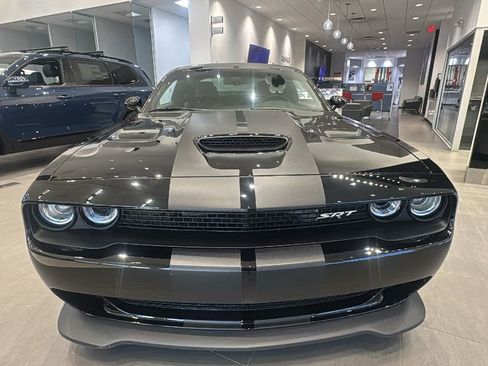 Used 2017 Dodge Challenger SRT Hellcat image 8