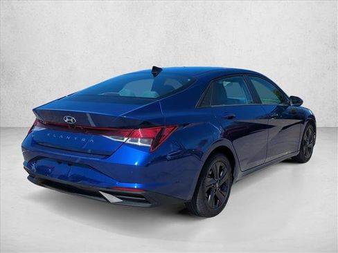 Used 2023 Hyundai Elantra SEL image 5
