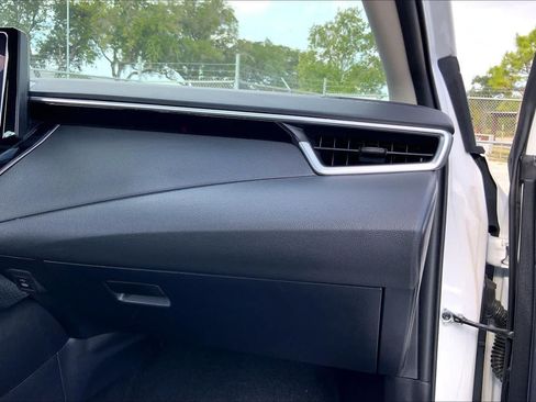 Used 2024 Toyota Corolla LE FWD image 18