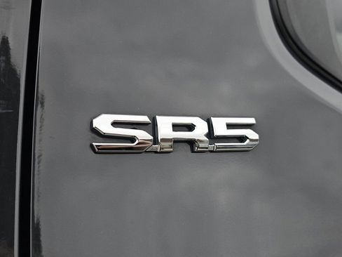 Used 2024 Toyota Tacoma SR5 AWD/4WD image 15