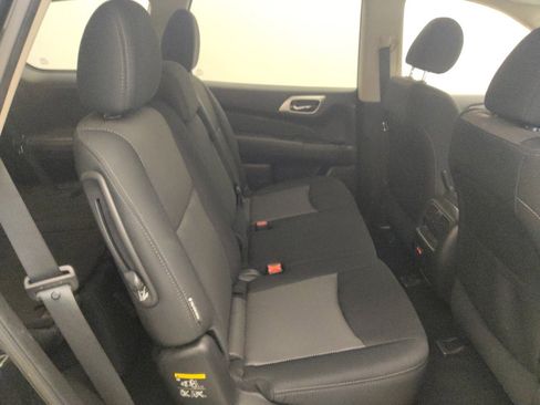 Used 2019 Nissan Pathfinder SV FWD image 19