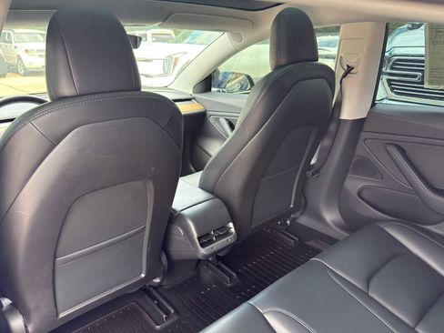Used 2019 Tesla Model 3 Standard Range Plus image 22
