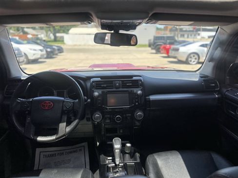 Used 2018 Toyota 4Runner TRD Off-Road Premium AWD/4WD image 21