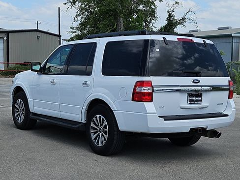 Used 2016 Ford Expedition XLT w/ Equipment Group 202A RWD image 3