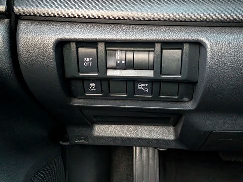 Used 2019 Subaru Crosstrek 2.0i Premium AWD/4WD image 18