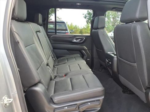 Used 2023 Chevrolet Suburban Z71 w/ Luxury Package AWD/4WD image 15