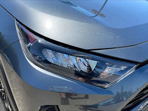 Used 2021 Toyota RAV4 LE FWD image 27