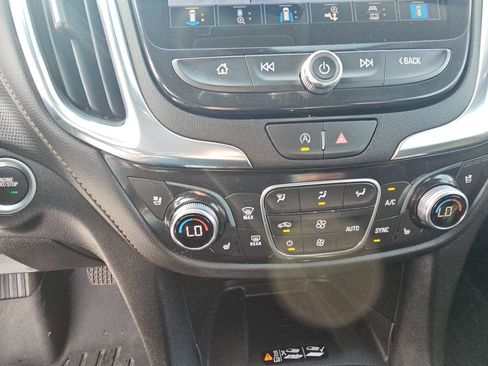Used 2023 Chevrolet Equinox Premier image 18