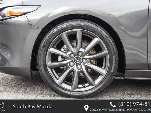 Used 2020 MAZDA MAZDA3 Hatchback w/ Preferred Package image 11