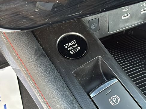 Certified 2025 Nissan Kicks SR image 12