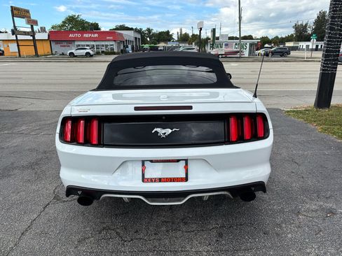 Used 2017 Ford Mustang Premium image 6