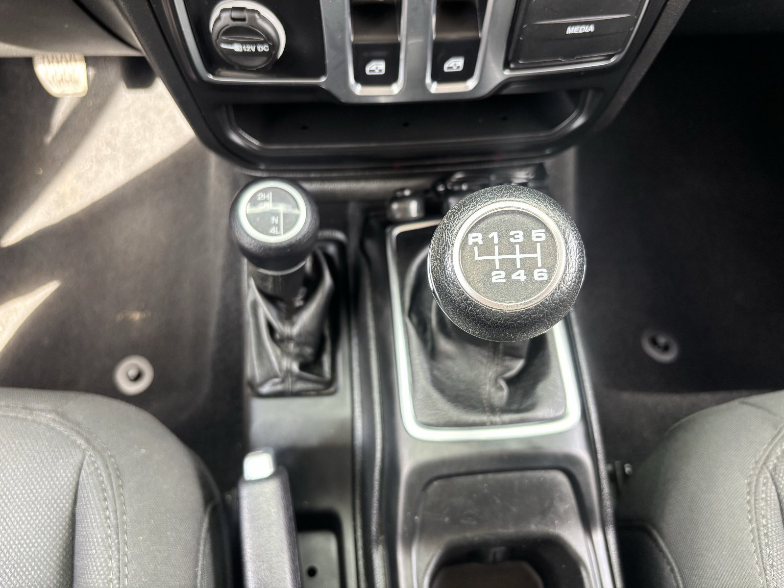 Used 2020 Jeep Wrangler Sport AWD/4WD image 24