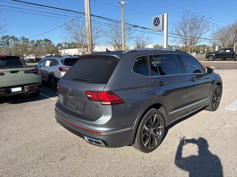 Certified 2023 Volkswagen Tiguan SEL R-Line image 8