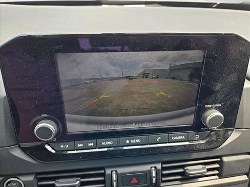 Used 2024 Nissan Pathfinder S FWD image 14