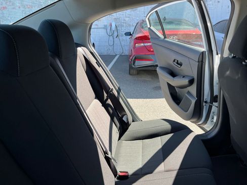 Used 2025 Nissan Sentra SV FWD image 36