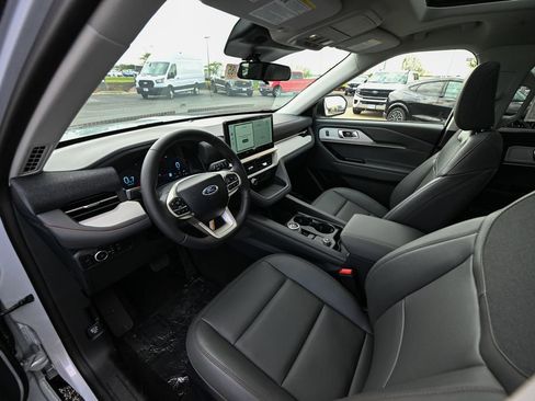 New 2026 Ford Explorer Active w/ Active Comfort Package AWD/4WD image 15