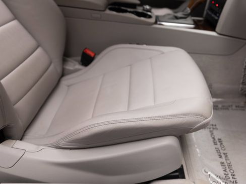 Used 2013 Mercedes-Benz E 350 4MATIC Coupe image 54