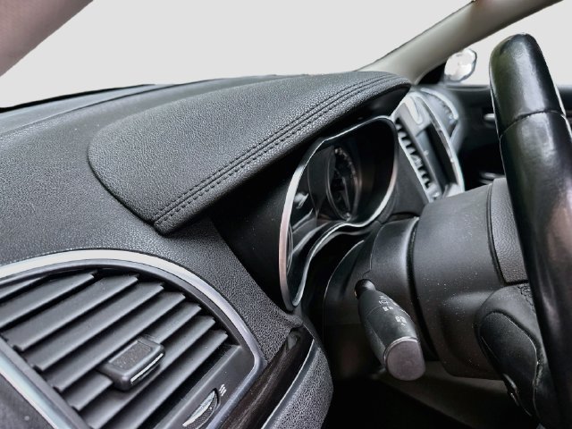 Used 2015 Chrysler 300 Limited RWD image 9