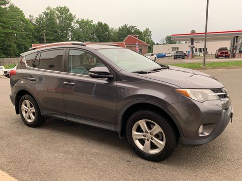 Used 2013 Toyota RAV4 XLE AWD/4WD image 3