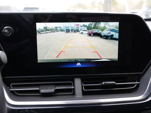 Used 2025 Chevrolet Trax RS w/ Driver Confidence Package image 26