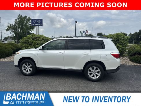 Used 2012 Toyota Highlander FWD w/ Tech Pkg image 10