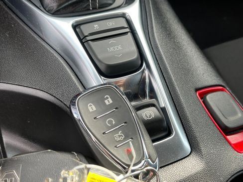 Used 2022 Chevrolet Camaro LT w/ RS Package image 16