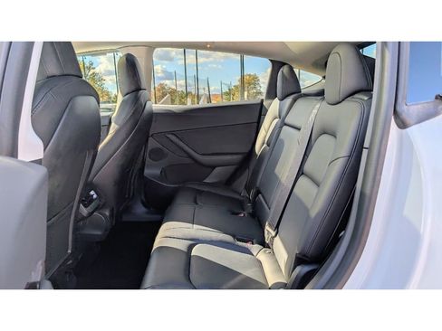 Used 2021 Tesla Model Y 2WD image 17