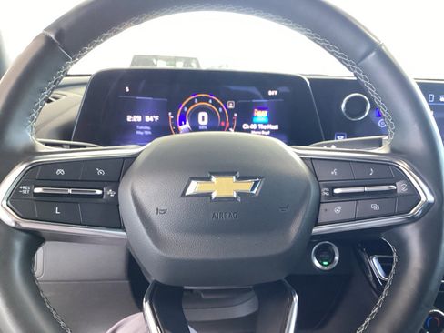 Used 2024 Chevrolet Traverse LT FWD image 9