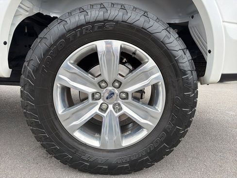 Used 2018 Ford F150 Platinum w/ Equipment Group 701A Luxury image 13