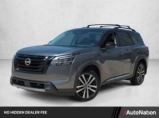 Used 2024 Nissan Pathfinder Platinum w/ Black Appearance Package FWD video 1