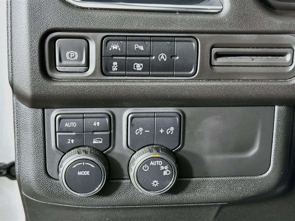 Used 2024 Chevrolet Suburban RST w/ Luxury Package AWD/4WD image 10