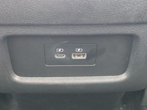 Used 2025 Nissan Pathfinder SV AWD/4WD image 14
