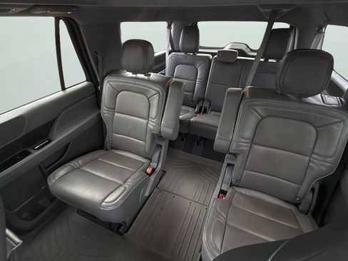Used 2019 Lincoln Navigator L Reserve AWD/4WD image 12