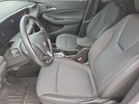 Used 2024 Buick Encore GX Preferred w/ Advanced Technology Package FWD image 9