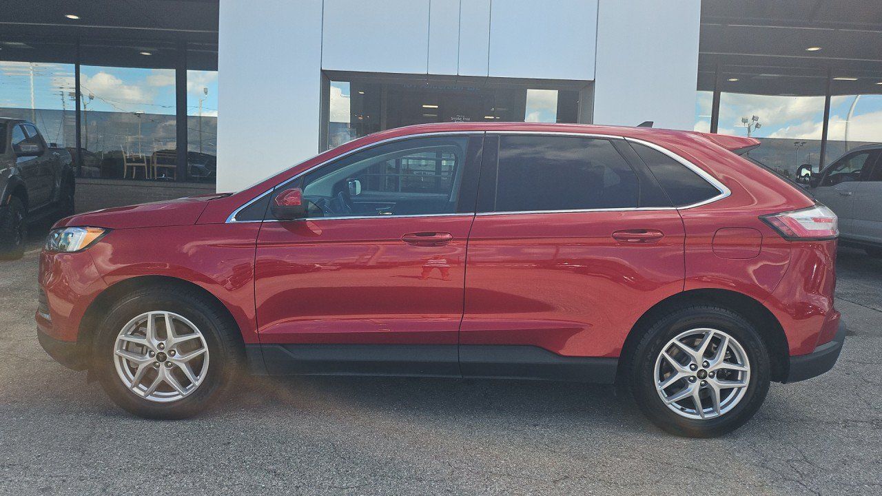 Used 2024 Ford Edge SEL AWD/4WD image 2