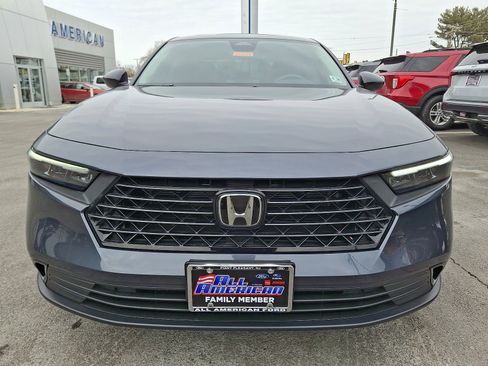 Used 2025 Honda Accord SE image 3