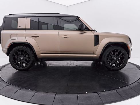 Used 2025 Land Rover Defender 110 AWD/4WD image 20