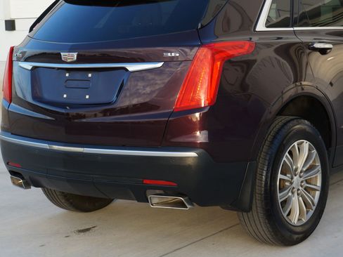 Used 2018 Cadillac XT5 Luxury w/ Driver Awareness Package image 18