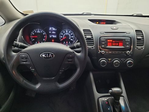Used 2017 Kia Forte LX image 22