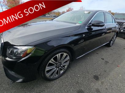 Used 2018 Mercedes-Benz E 300 4MATIC w/ Premium 3 Package (Q03)